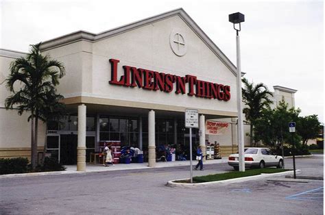 , the operator of <b>Linens</b> <b>'n</b> <b>Things</b> home furnishings retail chain, said Friday it filed for Chapter 11 bankruptcy protection with plans to shut 120 underperforming stores, becoming the latest retailer to fall under the weight of declining housing markets and other economic worries. . Linens n things